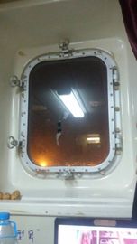 China Marine Steel Bolted &amp; Welding Cabin Windows , Rectangular Windows With Round Angle supplier