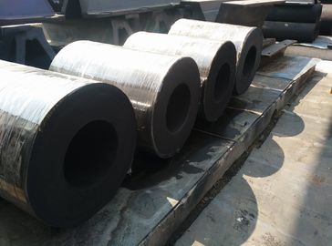 China Marine Cylindrical Type Rubber Fenders Applicable For Marine Ports supplier