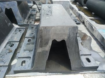 China Super Arch Type Marine Rubber Fenders For Marine Dock Fendering supplier