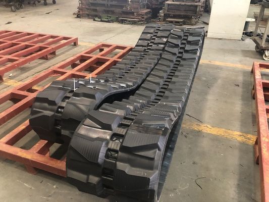 China Customizable Abrasion Resistant Harvester Rubber Tracks with Less Vibration for Agricultural Machinery supplier