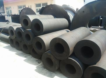 60% Content Natural Cylindrical Rubber Fender For Boats , 15 Years Lifespan supplier